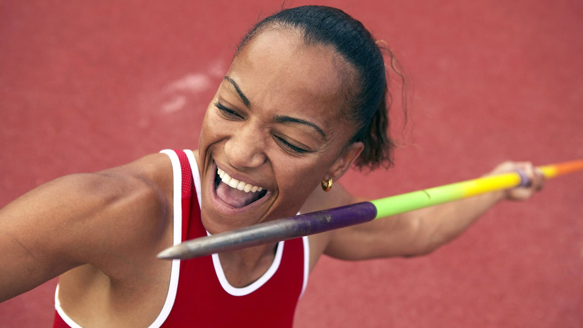 仰泳状态回暖摩纳哥稳健前进,摩纳哥泳池